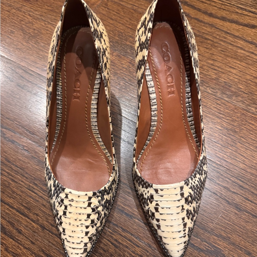 Coach Women's Black and Cream Patterned Heels